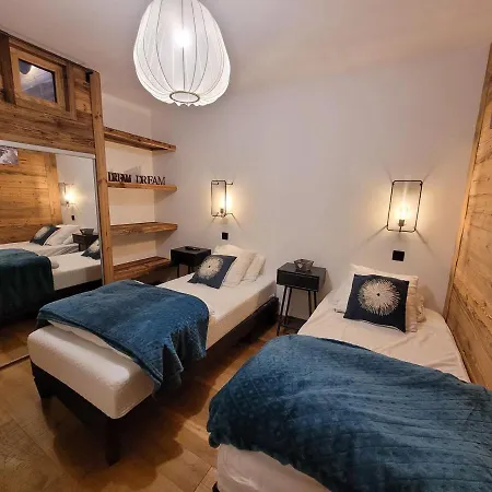 Exceptionnel Duplex Avec Vue Panoramique, Terrasse Et Garage Aux Gets - Fr-1-598-36 *